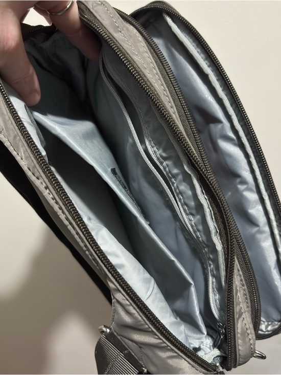 Hedgren Inner City Nylon Multi Pocket Travel Hiking Crossbody Messenger Bag - Picture 4 of 10